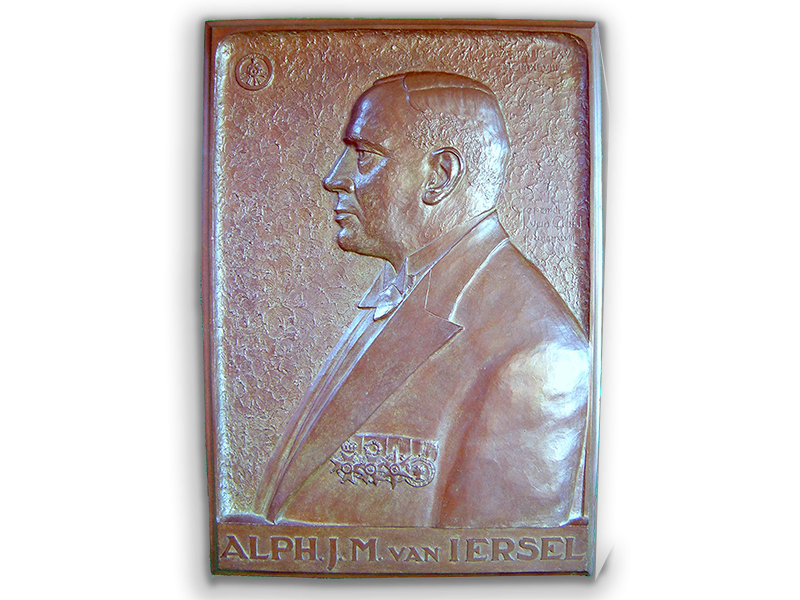 Bronzen plaquette van Alphons van Iersel (foto: F. v. Iersel)