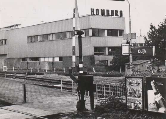 De fabriek in Cuijk, 1985 (foto: Fotostudio Jan Waarma, © Riet Waarma. Bron: BHIC)
