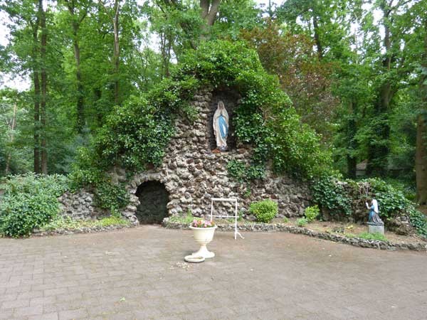 Lourdesgrot bij het Retraitehuis in Uden (foto: BHIC / Paul Huismans 2017)