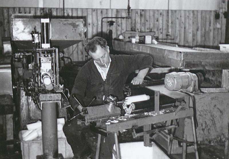 Kaarsenfabricage (bron: BHIC)